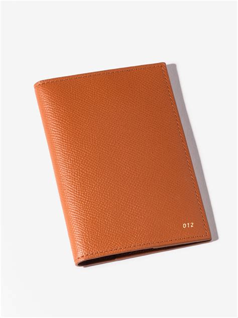 Passport cover in grained calfskin 